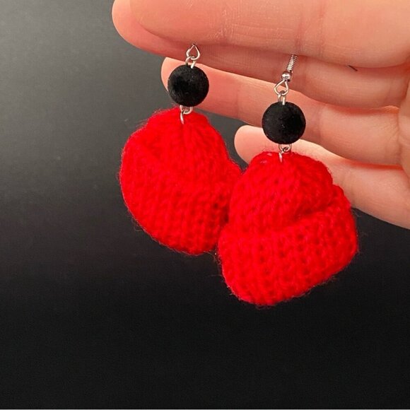 Hand knit Christmas Holiday Red and Black Toque Hat Earrings - Picture 3 of 8